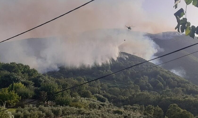 Φωτιά στην Κέρκυρα: Εκκενώθηκε η περιοχή Λούτσες - Απεγκλωβίστηκε όχημα της Πυροσβεστικής