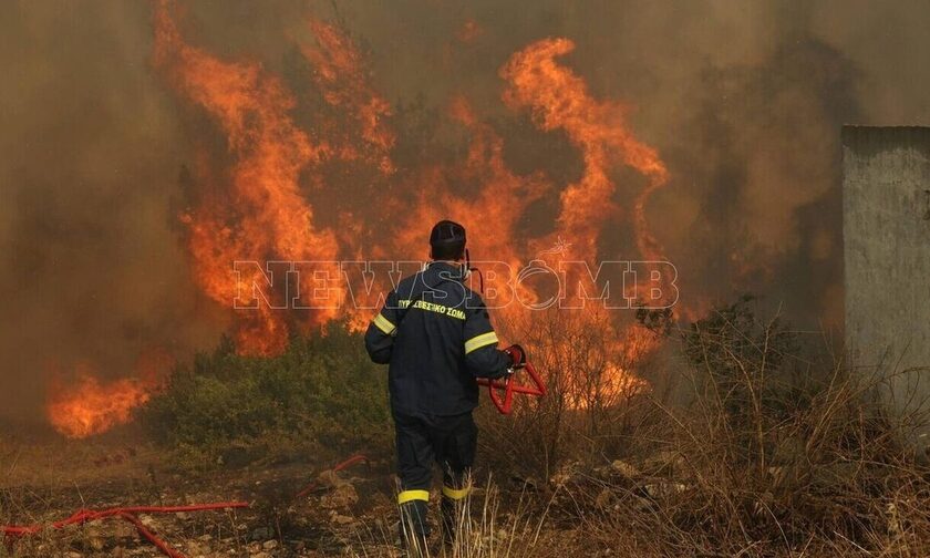 Φωτιές: Ακραίος κίνδυνος πυρκαγιάς και αύριο σε 11 περιοχές της χώρας