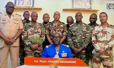 Στρατιωτικό πραξικόπημα στο Νίγηρα - Ο στρατός ανέτρεψε τον πρόεδρο Μοαμέντ Μπαζούμ