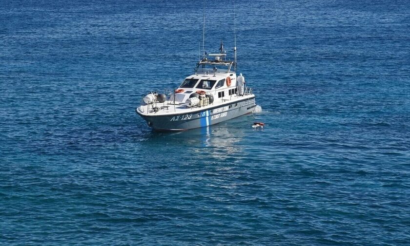 Θεσσαλονίκη: Αίσιο τέλος για τον σέρφερ στο Αγγελοχώρι - Διασώθηκε από ιδιωτικό σκάφος