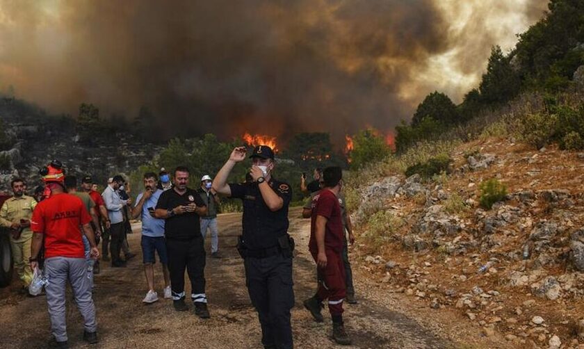 5 «παραμύθια» και μια πικρή αλήθεια για τις πυρκαγιές που καίνε την Ελλάδα