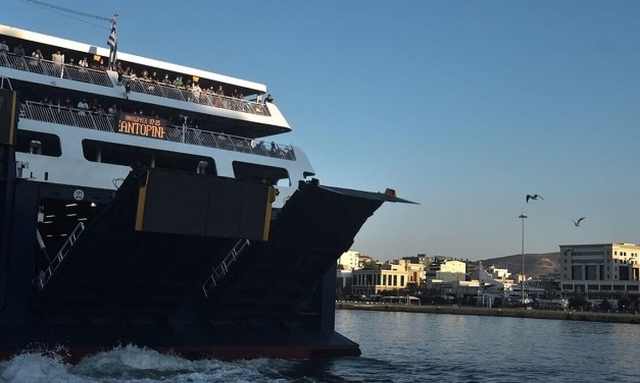 Μηχανική βλάβη σε πλοίο που εκτελούσε δρομολόγιο από το λιμάνι του Ηρακλείου προς  Πειραιά