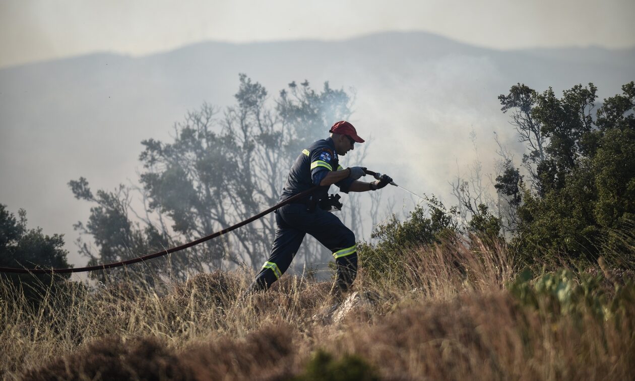Φωτιές: Χωρίς ενεργό μέτωπο σε Ρόδο, Κέρκυρα και Μαγνησία - Πολύ υψηλός κίνδυνος για 6 Περιφέρειες