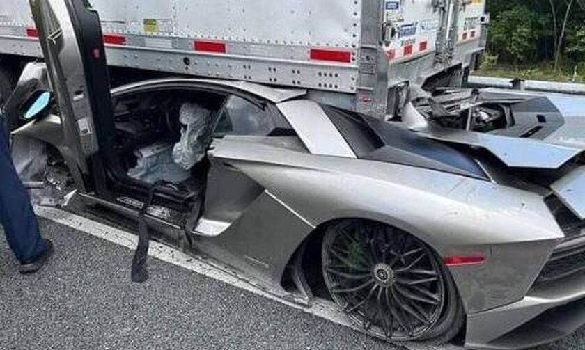 ΗΠΑ: Οδηγός «καρφώθηκε» με την Lamborghini του κάτω από φορτηγό μετά από καταδίωξη