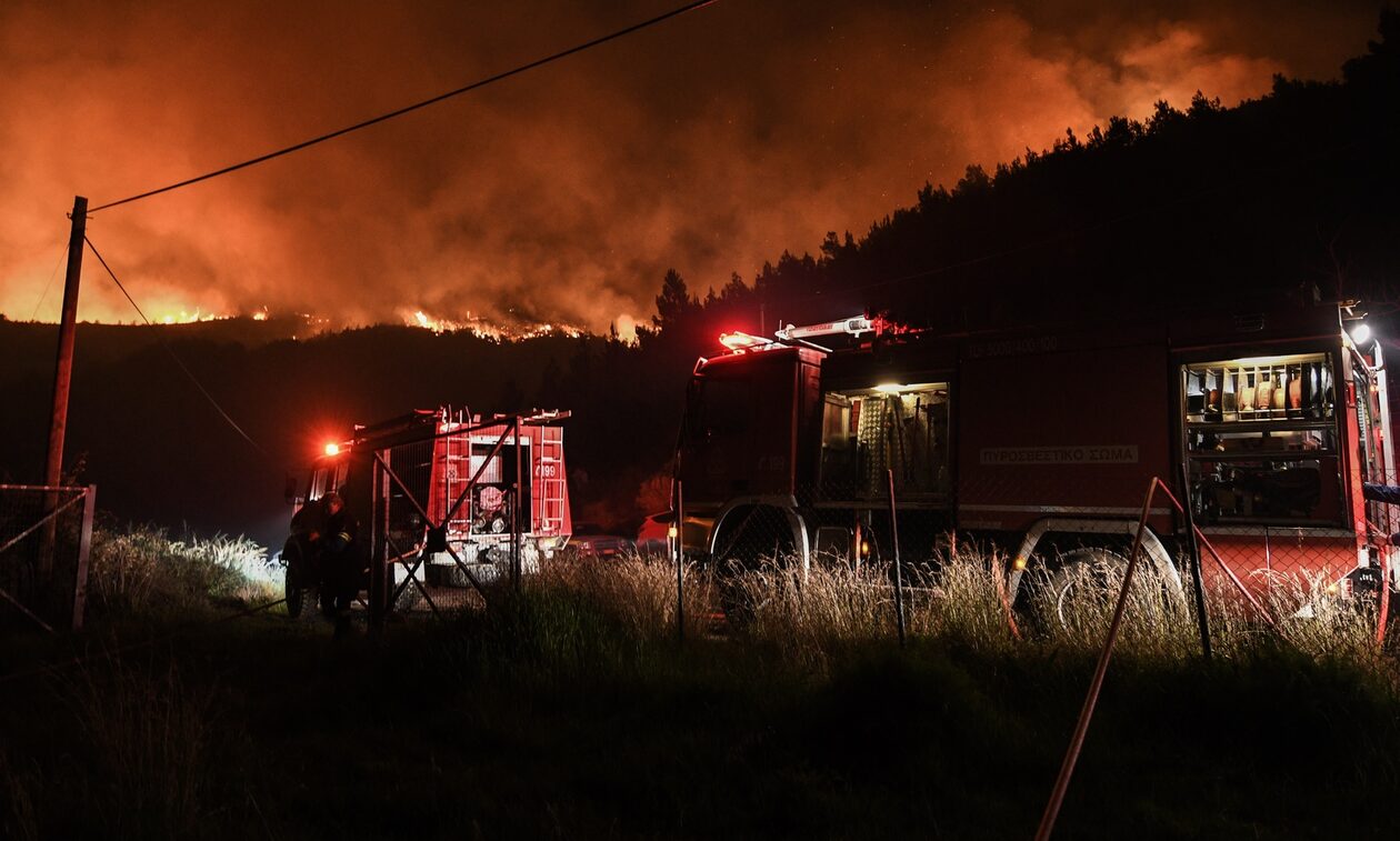 Οργανωμένο σχέδιο εμπρησμού στην Ηλεία - Ξέσπασαν σχεδόν ταυτόχρονα τα 4 μέτωπα φωτιάς