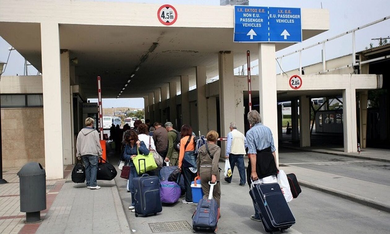 Σχεδόν 5 εκατομμύρια επισκέπτες εισήλθαν οδικώς στην Ελλάδα: Εντείνονται οι διασυνοριακοί έλεγχοι