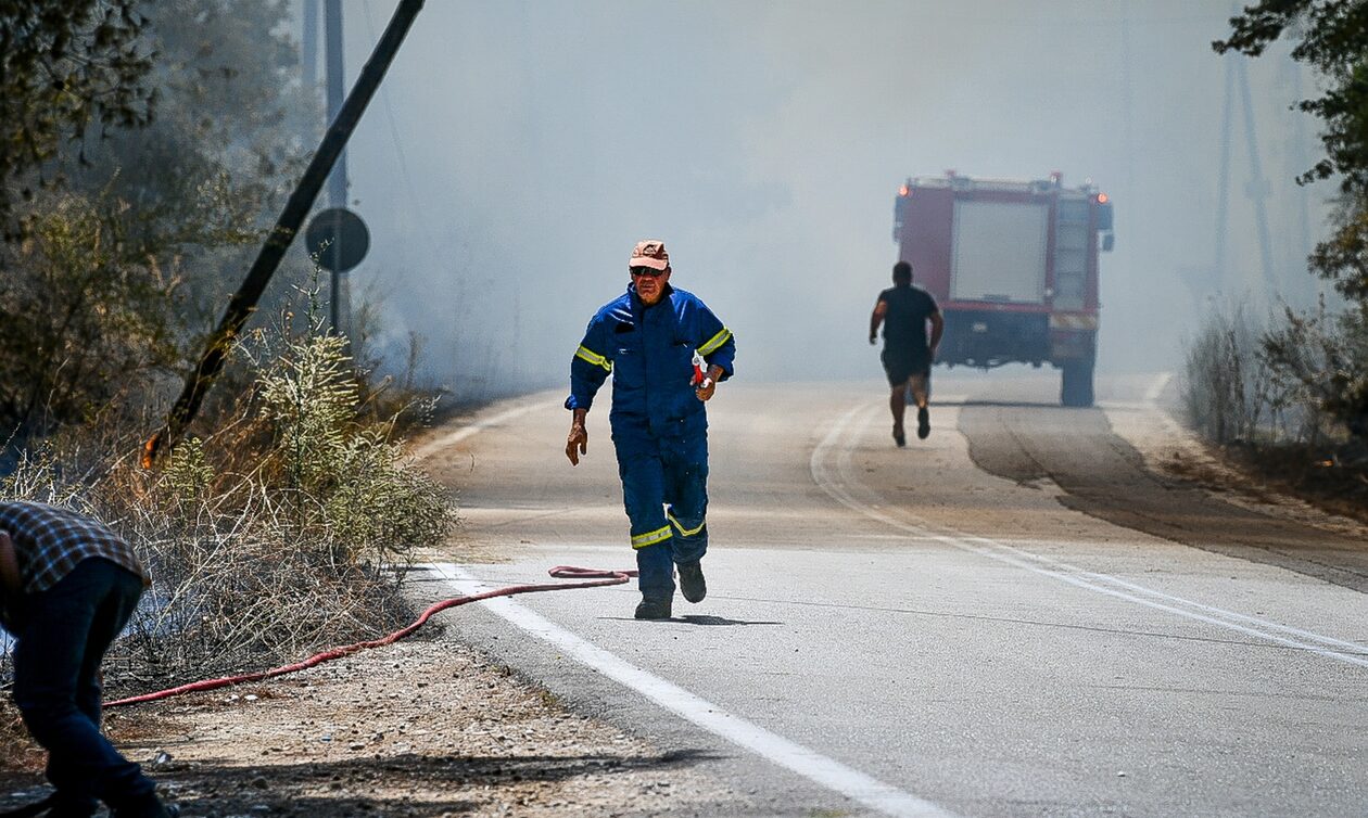 Φωτιά τώρα: Υπό μερικό έλεγχο η πυρκαγιά στον Πλακιά Ρεθύμνου και στον Λαγκαδά Θεσσαλονίκης