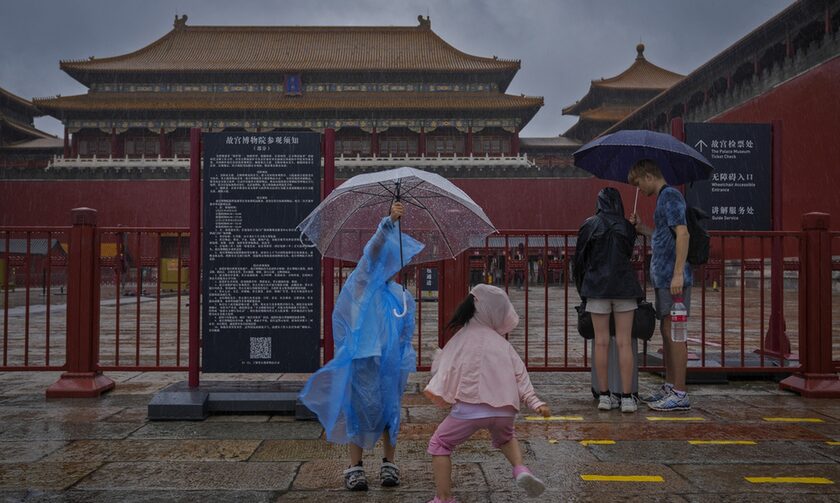 Tυφώνας σαρώνει μεταξύ άλλων το Πεκίνο