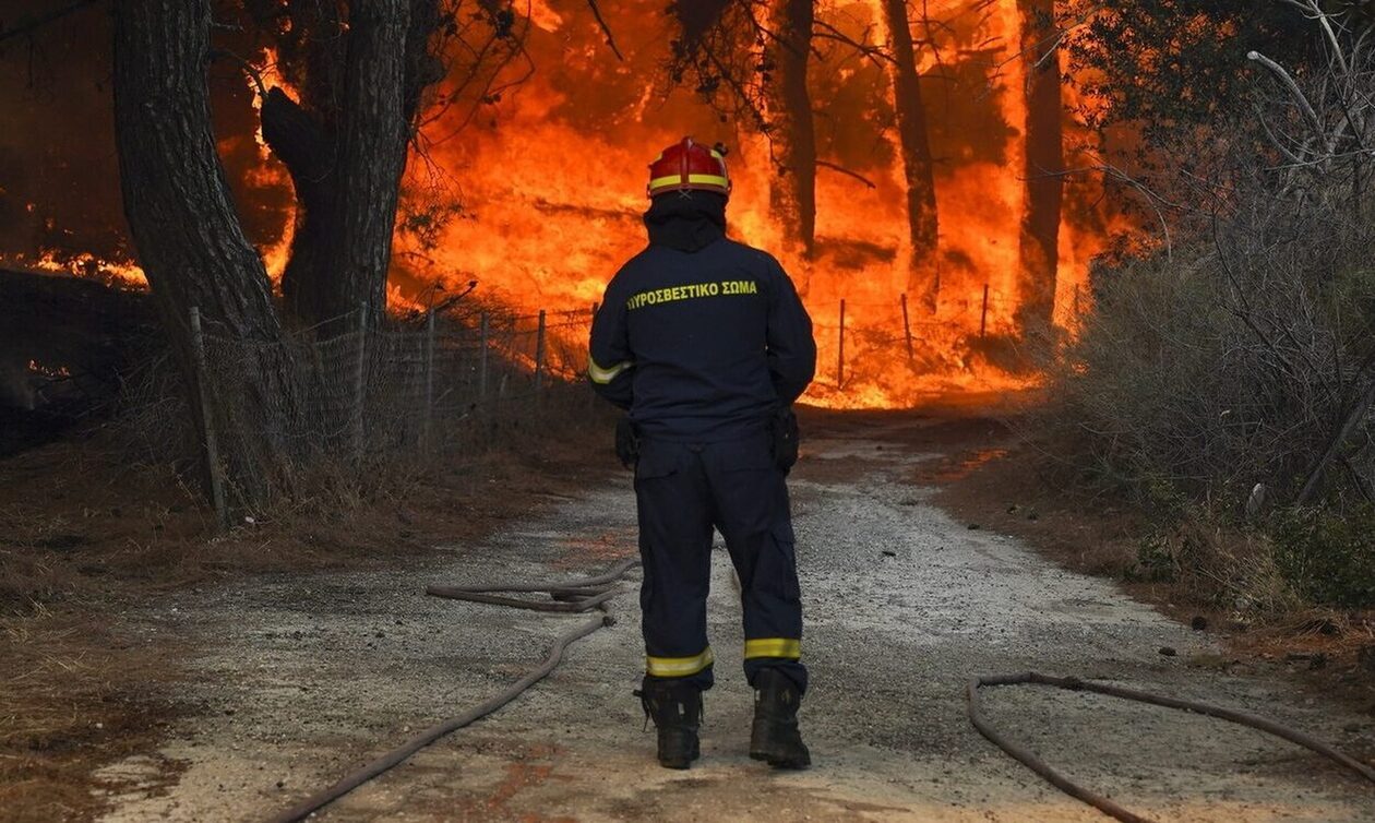 Φωτιά στον Κρουσώνα στο Ηράκλειο Κρήτης - Ζητήθηκε συνδρομή από εναέρια