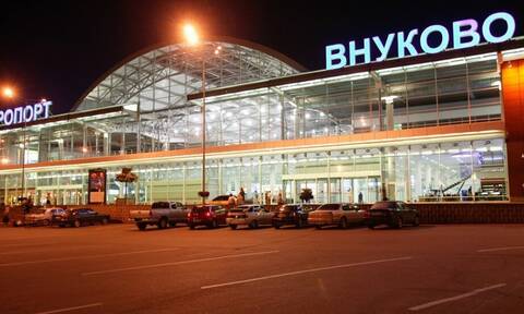Συναγερμός στη Μόσχα: Έκλεισε «προσωρινά» το διεθνές αεροδρόμιο Βνούκοβο λόγω ουκρανικής επίθεσης