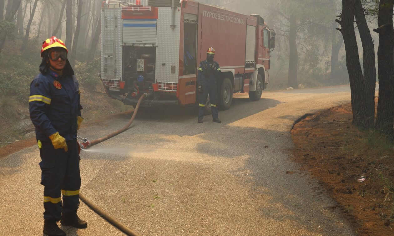 Φωτιά στο χωριό Γαρίπα στο Ηράκλειο: Υπό μερικό έλεγχο μετά από κινητοποίηση της Πυροσβεστικής