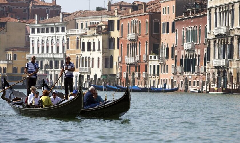 Στην «κόκκινη λίστα» θέλει να εντάξει τη Βενετία η UNESCO