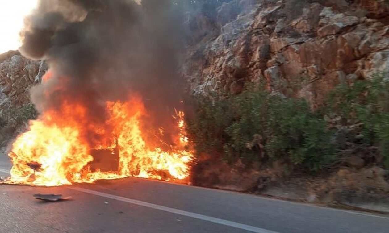 Έβρος: Στις φλόγες τυλίχτηκε αυτοκίνητο στην περιοχή Τρεις Βρύσες Σουφλίου