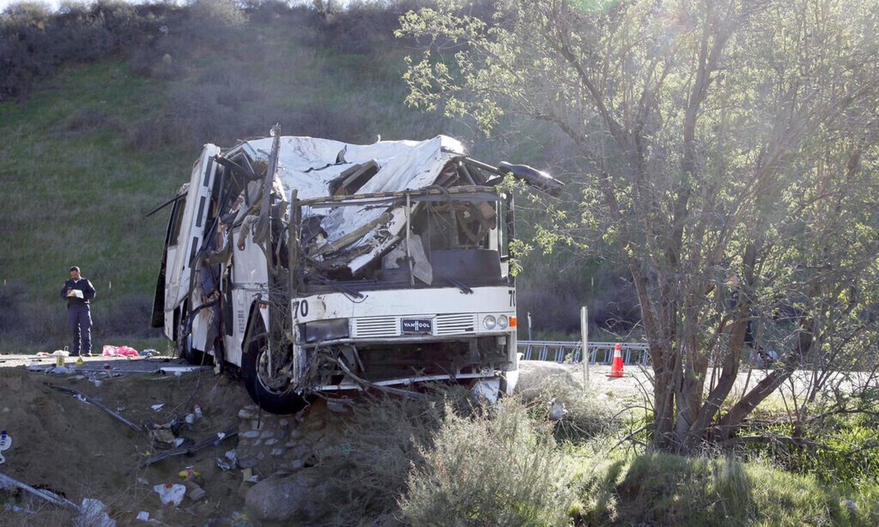 Μεξικό: Τουλάχιστον 15 νεκροί από την πτώση λεωφορείου σε χαράδρα
