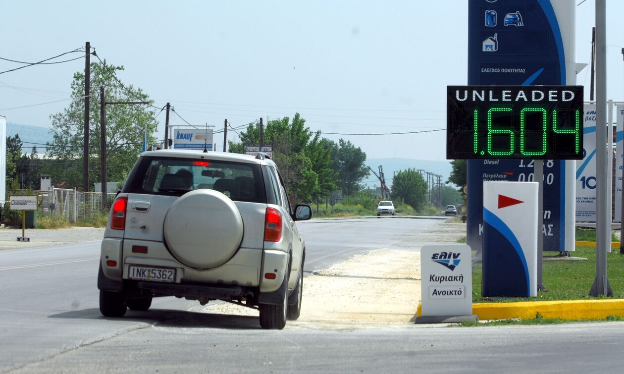Αδειούχοι: Γεμίζουν καύσιμα και... αδειάζουν την Αθήνα - Στα ύψη η βενζίνη στα νησιά