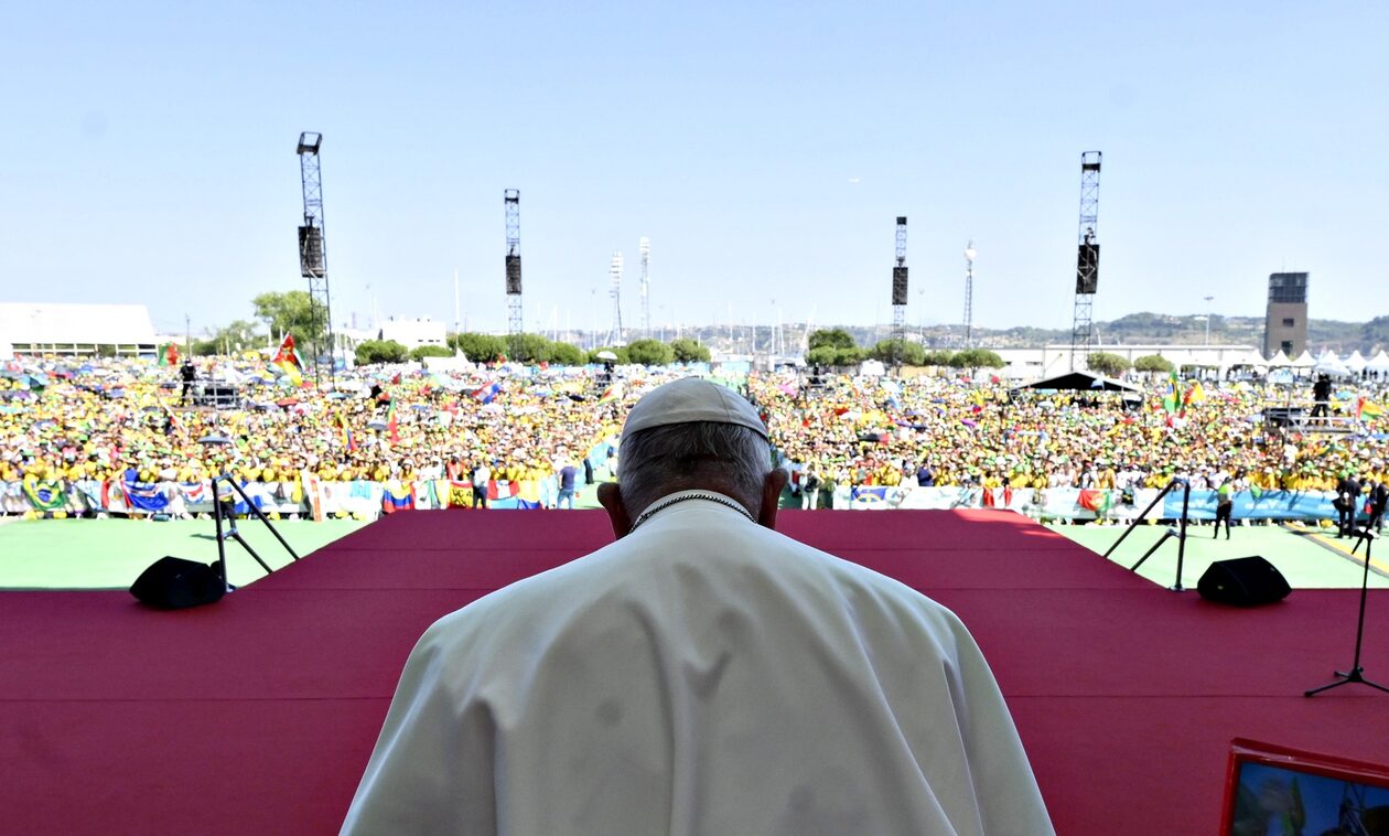 Πορτογαλία: Έκκληση για παγκόσμια ειρήνη και τεράστια υπαίθρια λειτουργία από τον πάπα Φραγκίσκο