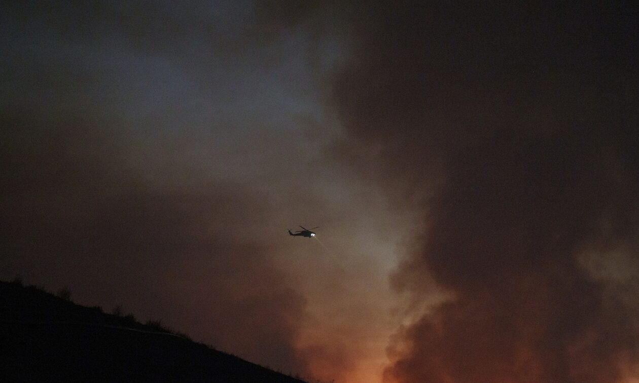 Καλιφόρνια: Πυροσβεστικά ελικόπτερα συγκρούστηκαν στον αέρα - Τρεις νεκροί