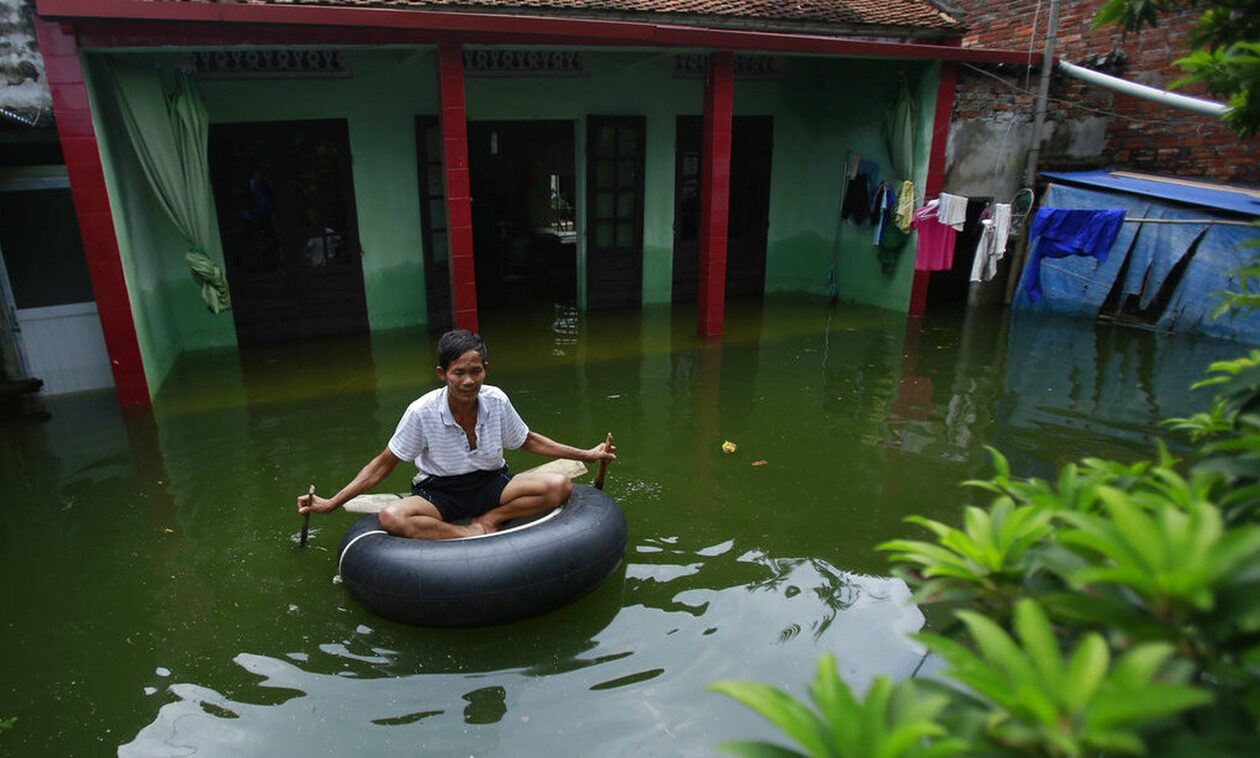 Βιετνάμ: Οκτώ νεκροί εξαιτίας πλημμυρών και κατολισθήσεων