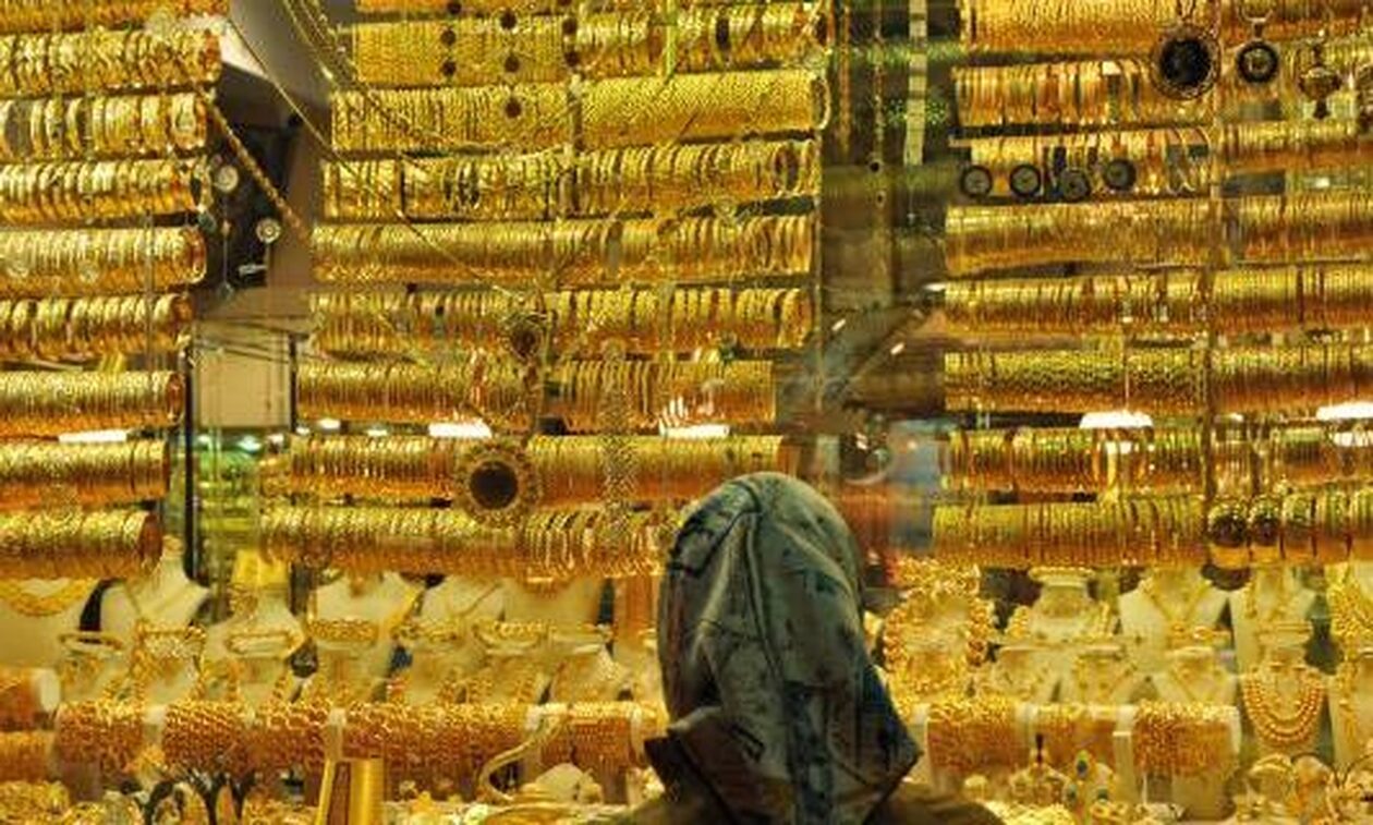 Xρυσό και δολάρια αγοράζουν οι Τούρκοι