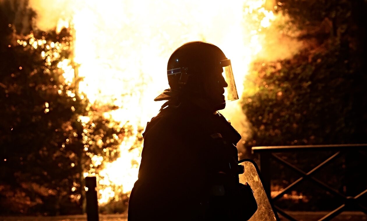 Συναγερμός στη Γαλλία: Ένδεκα αγνοούμενοι ύστερα από φωτιά σε εξοχική κατοικία