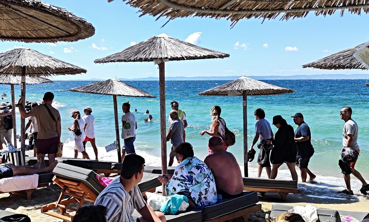 «Κίνημα της πετσέτας»: Νέα κινητοποίηση στη Χαλκιδική, αυξάνονται οι έλεγχοι στις παραλίες