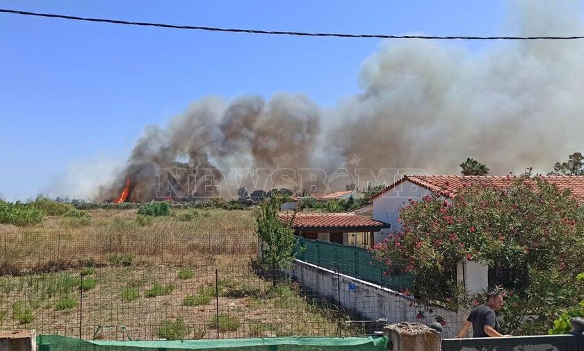 Φωτιά τώρα στον Μαραθώνα: Μήνυμα από το 112 για εκκένωση - Ισχυρές επίγειες και εναέριες δυνάμεις