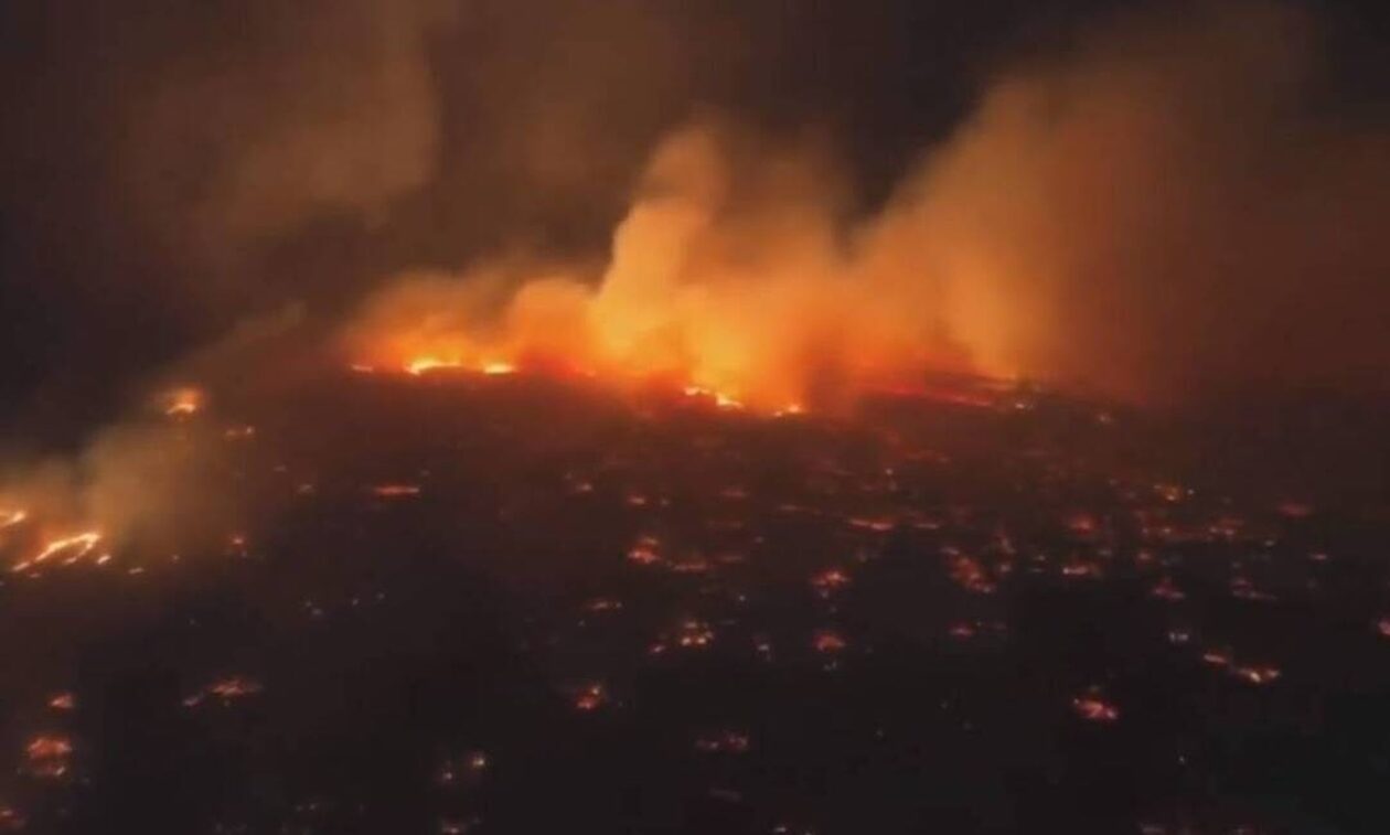 Χαβάη: Σκηνές αποκάλυψης στο Μάουι - Πυρκαγιά καταστρέφει το τροπικό νησί