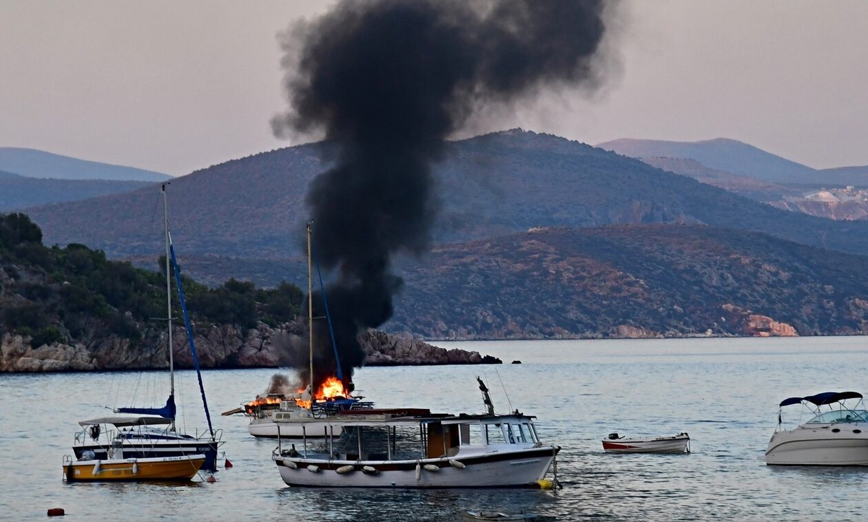 Γύθειο: Φωτιά σε σκάφος με τρεις επιβαίνοντες