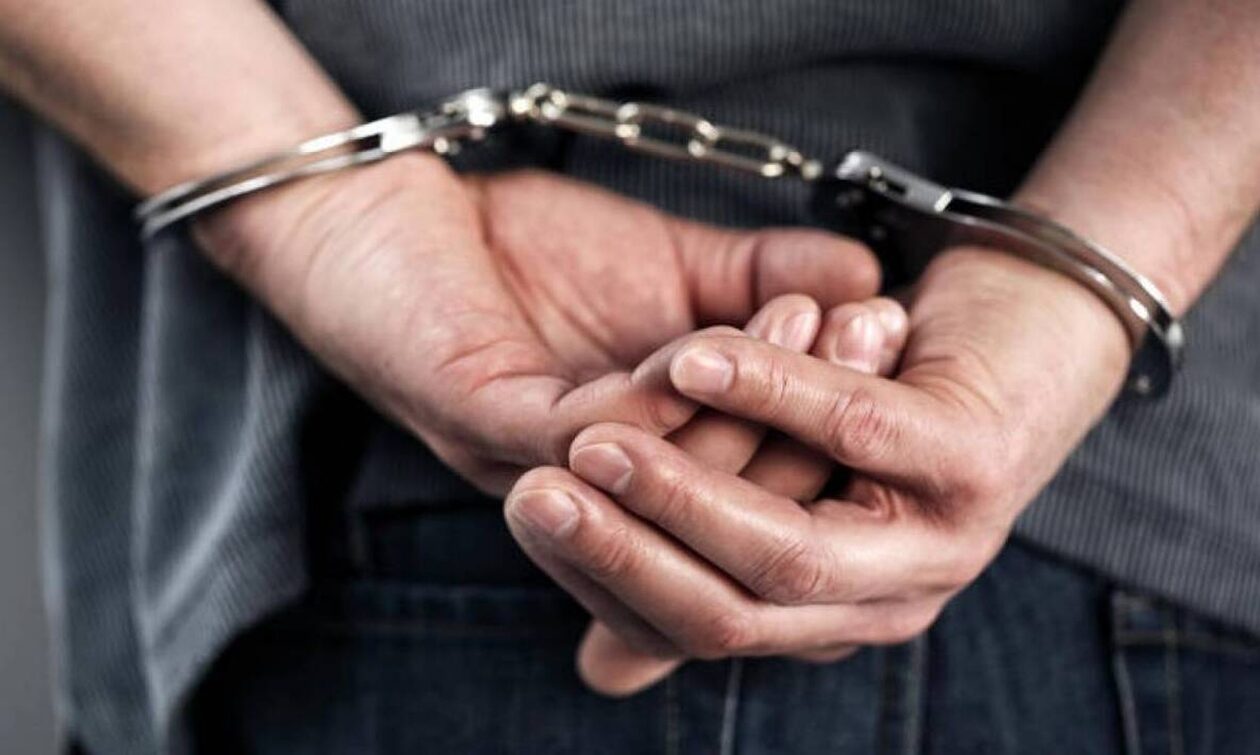 Βόλος: Από το γλέντι στο κρατητήριο - Συνελήφθη ο πατέρας του γαμπρού για διατάραξη κοινής ησυχίας