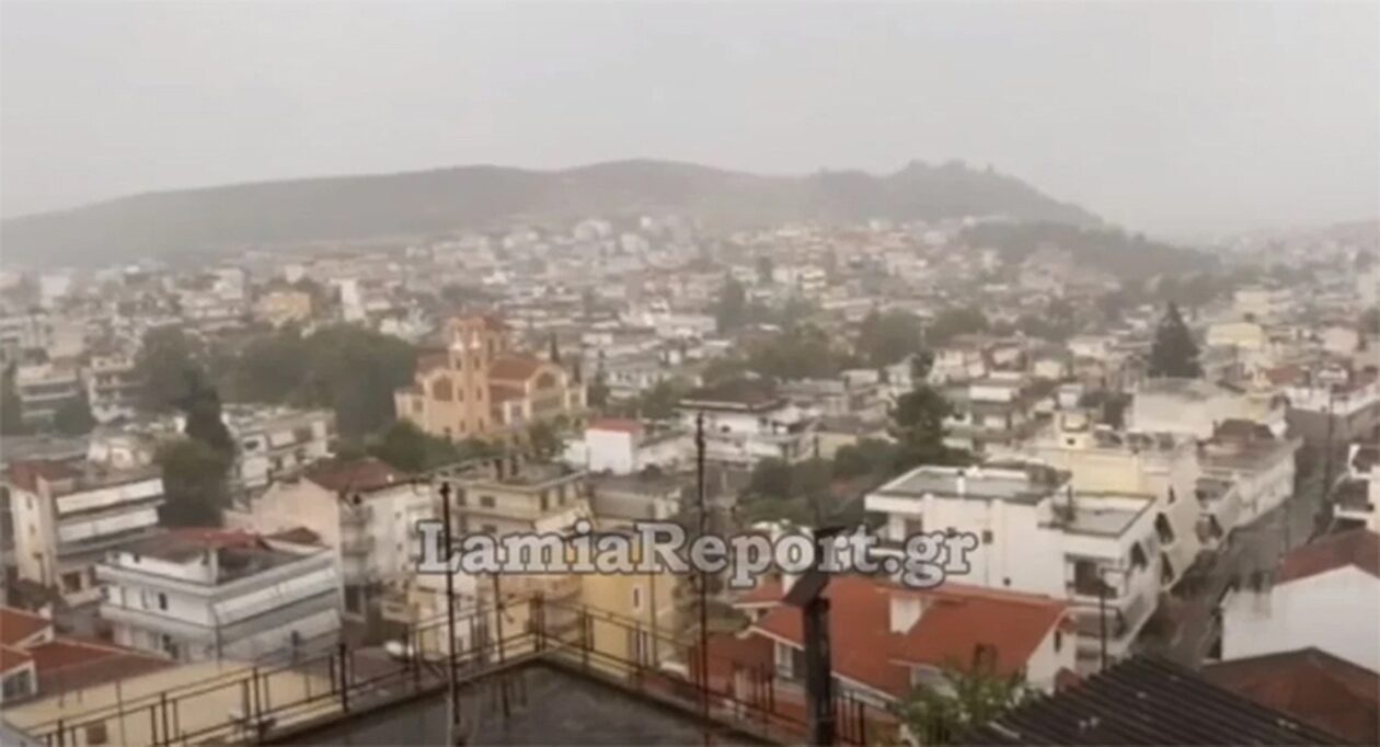 Αυγουστιάτικη καταιγίδα στην Λαμία: «Άνοιξαν» οι ουρανοί μετά από ένα μήνα ανομβρίας