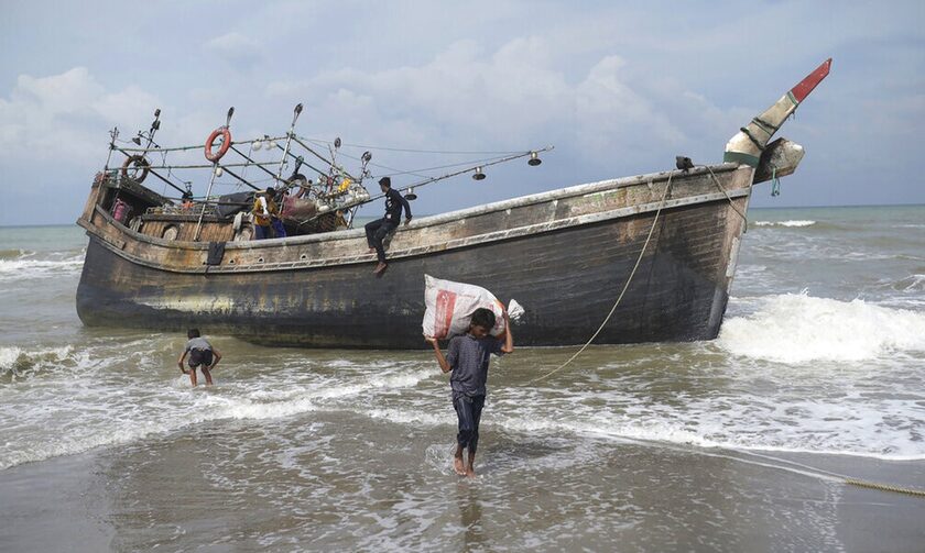 Πολύνεκρο ναυάγιο στη Μιανμάρ