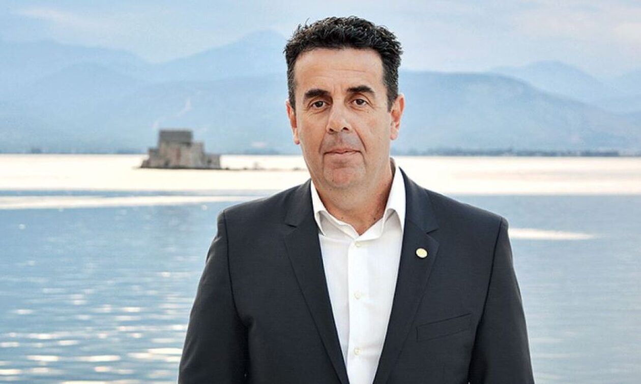 Νέα Δημοκρατία: Δεν είναι μέλος μας ο δήμαρχος Ναυπλιέων, Δημήτρης Κωστούρος