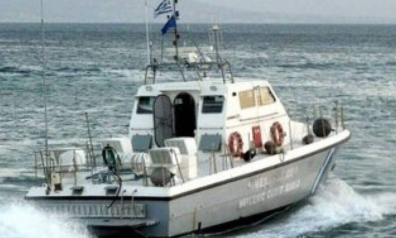 Συναγερμός στην Εύβοια: Φορτηγό πλοίο κινδύνευσε από τους ισχυρούς ανέμους