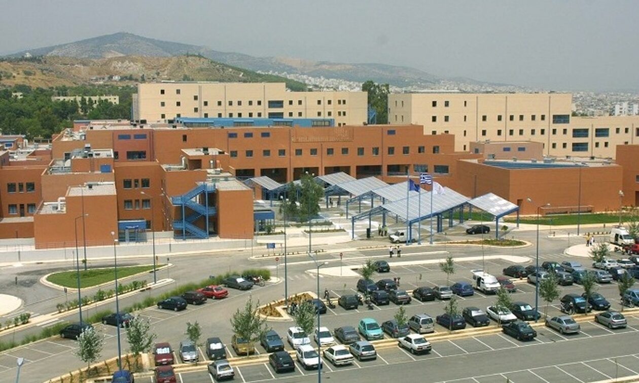 Ασθενής πήδηξε από τον τέταρτο όροφο του νοσοκομείου «Αττικόν» –  Νοσηλευόταν με σοβαρά προβλήματα