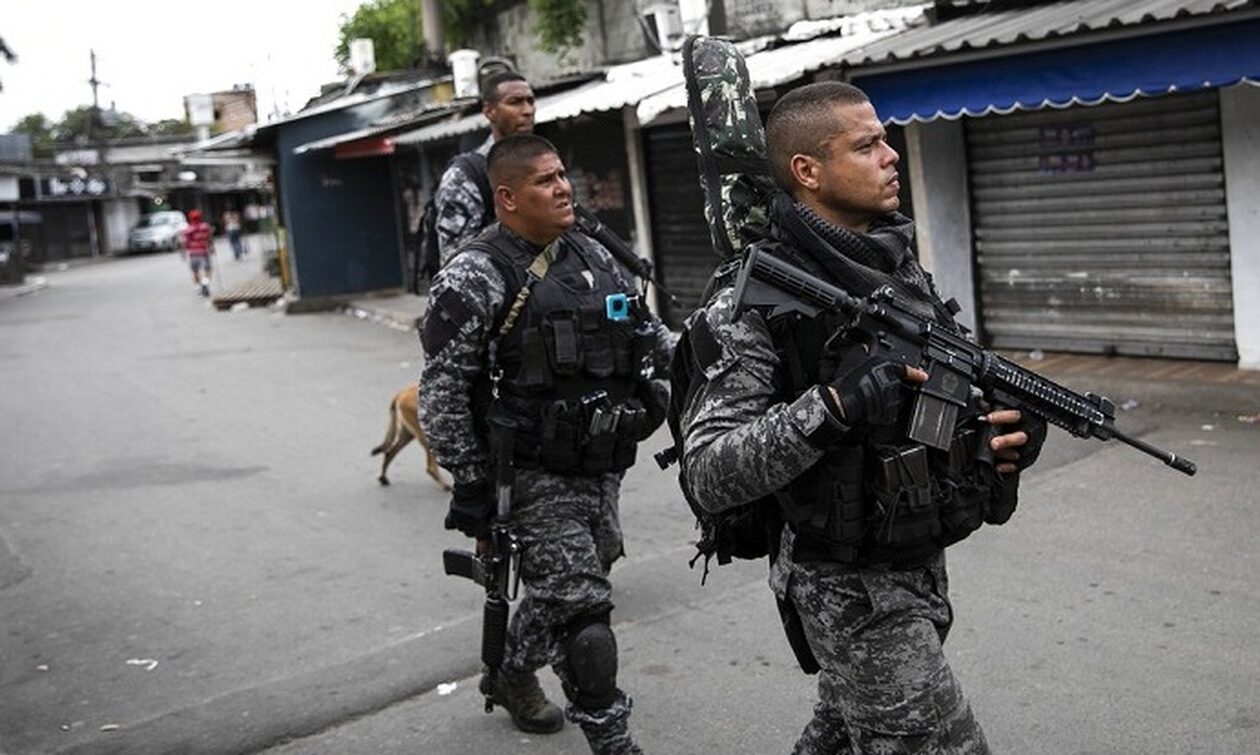 Βραζιλία: Πεντάχρονη σκοτώθηκε από αδέσποτη σφαίρα σε φαβέλα του Ρίο