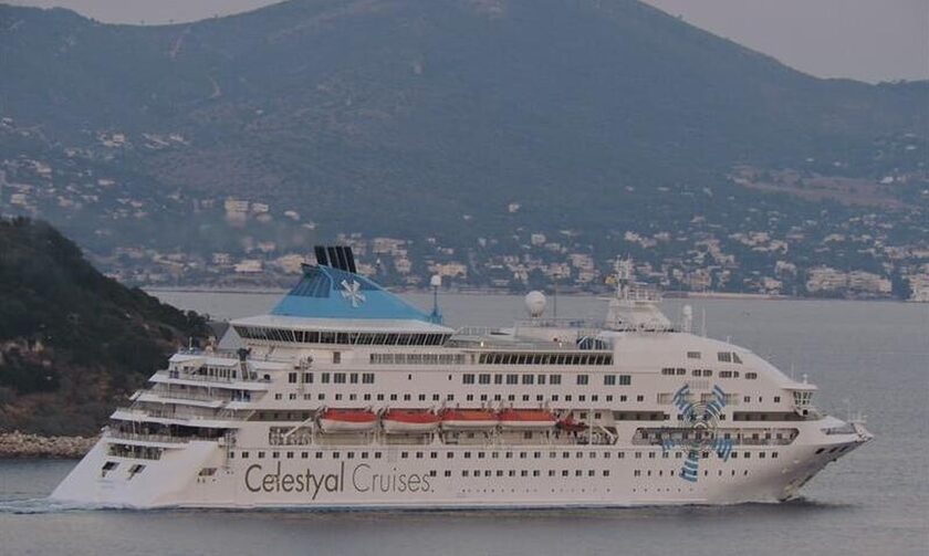 «Έδεσε» στο λιμάνι της Θεσσαλονίκης με 900 επιβάτες το «Celestyal Crystal»