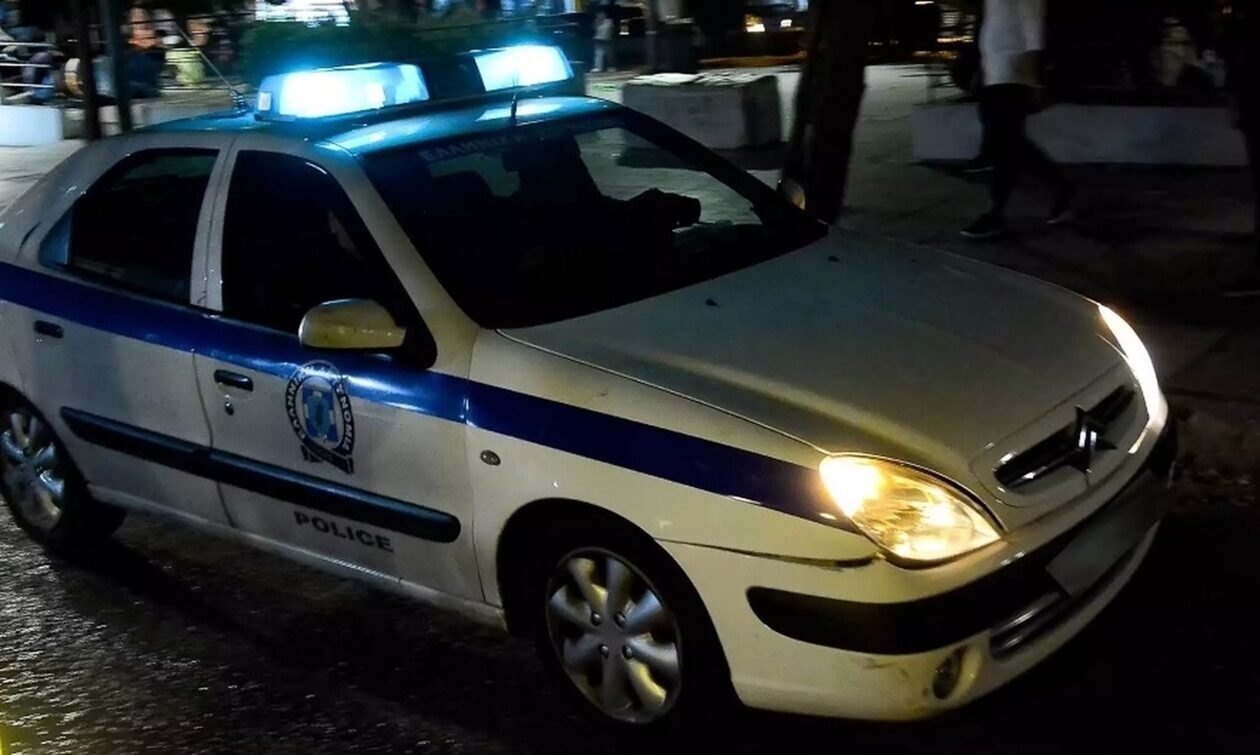 Σκηνές Φαρ Ουέστ έξω από νυχτερινό κέντρο στη Θεσπρωτία - Θαμώνας πυροβόλησε την είσοδο