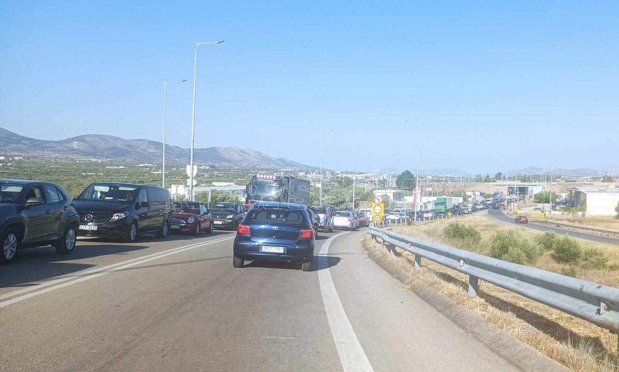 Απίστευτη ταλαιπωρία για τους οδηγούς: Παραμένει κλειστή η Αθηνών-Κορίνθου