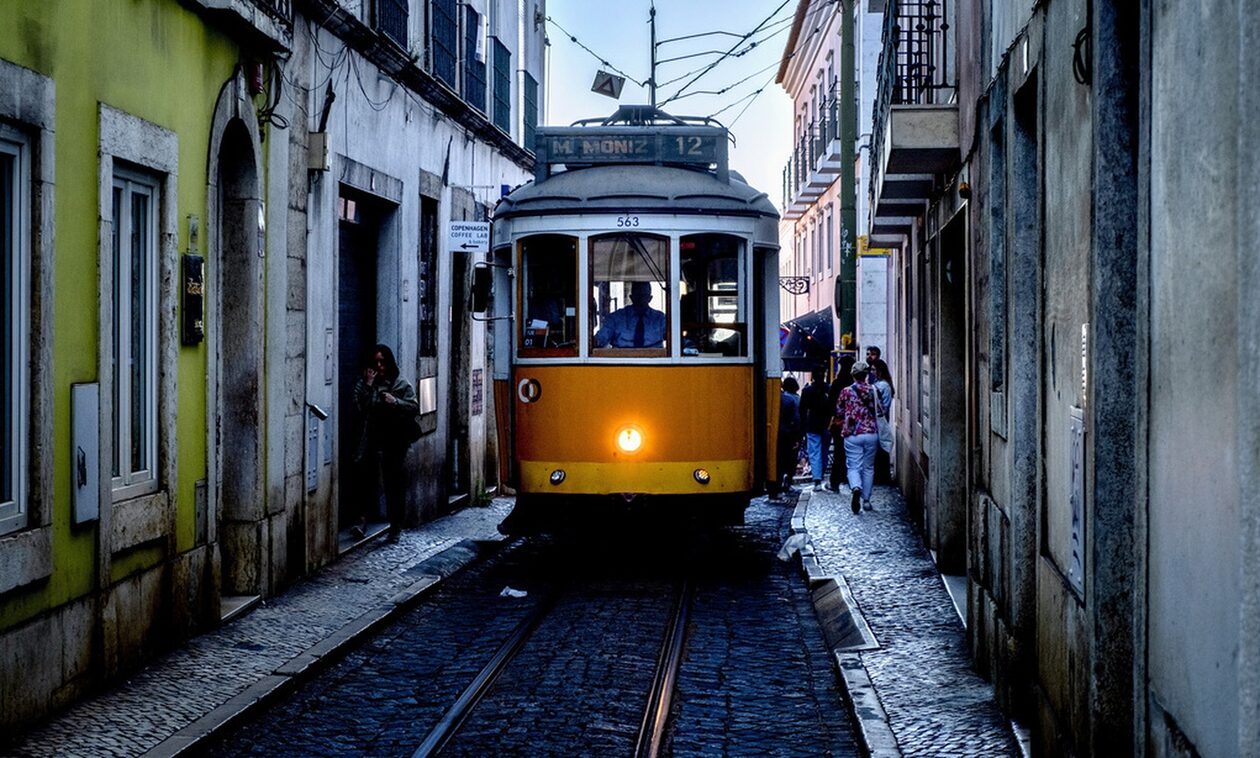 Πορτογαλία: 13 τραυματίες από σύγκρουση δύο συρμών του τραμ στη Λισαβόνα