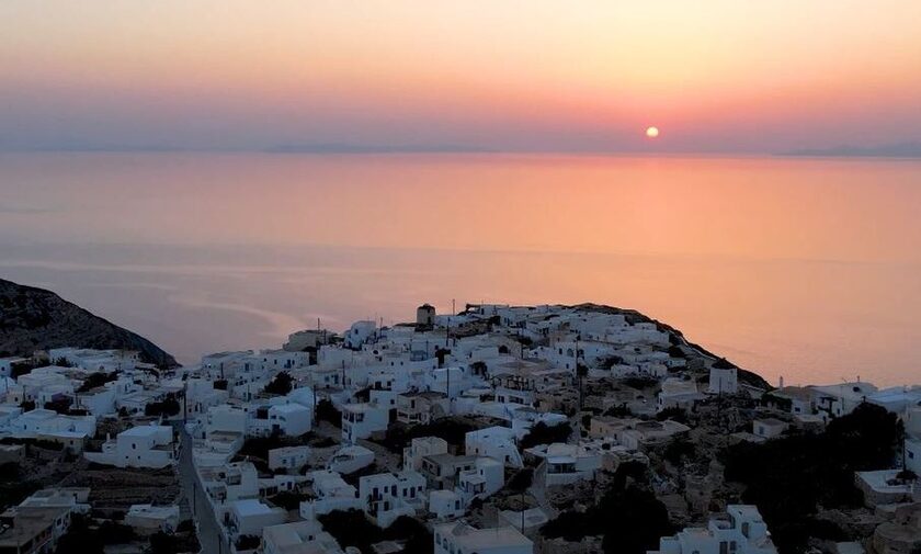 Σίκινος: Βόλτα σε μία από τις ομορφότερες Χώρες της νησιωτικής Ελλάδας