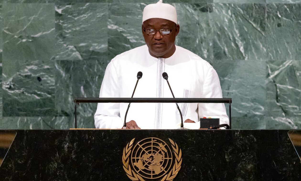 Η Γκάμπια περικόπτει δημόσιες δαπάνες: Αναστέλλονται τα ταξίδια κυβερνητικών στελεχών