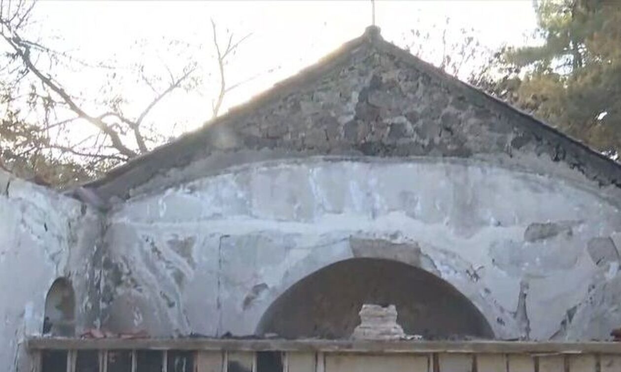 Φωτιά στην Αλεξανδρούπολη: Κάηκε ολοσχερώς ιστορική εκκλησία στο Αετοχώρι - Συγκλονιστικές εικόνες