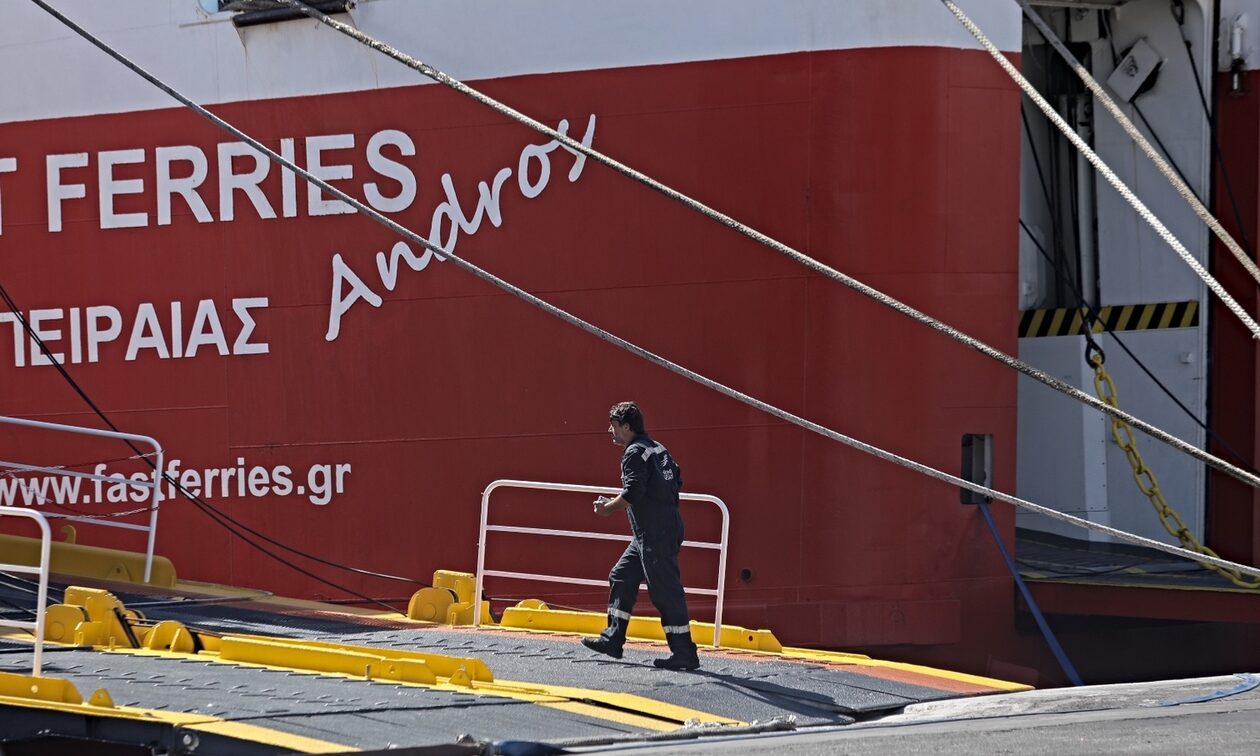 Μηχανική βλάβη στο πλοίο «Άνδρος» που εκτελούσε το δρομολόγιο Πάρος – Μύκονος