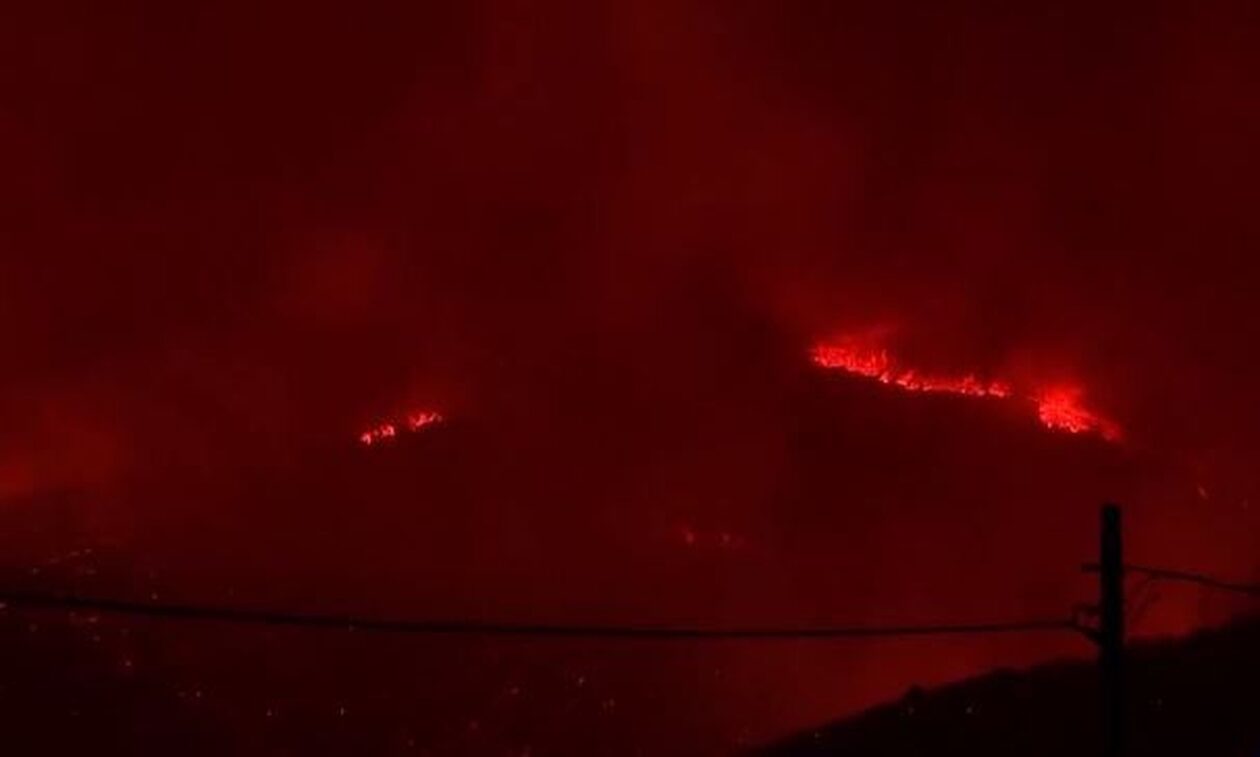 Εφιαλτική νύχτα στη Ροδόπη: Μαίνεται ανεξέλεγκτη η φωτιά - Καίγονται σπίτια και στον Πολύανθο