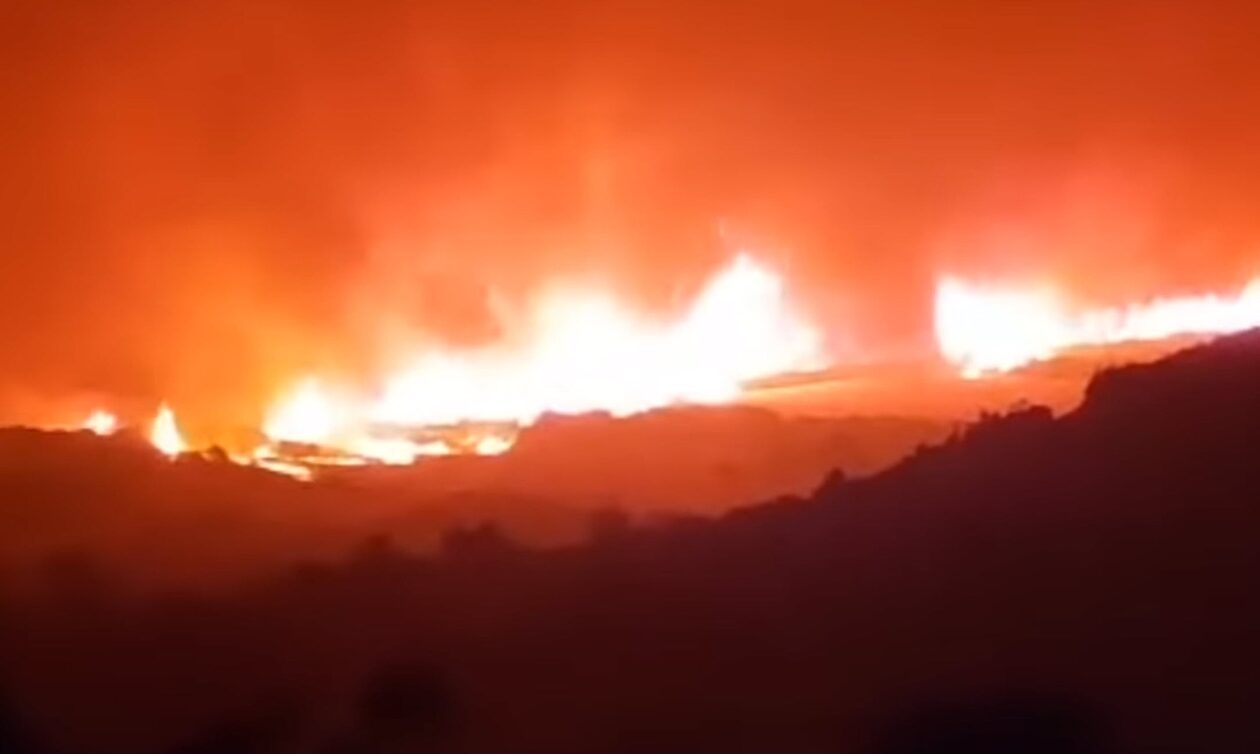 Φωτιά στην Αλεξανδρούπολη: Η πυρκαγιά πέρασε από πεδίο βολής – Ακούγονται εκρήξεις