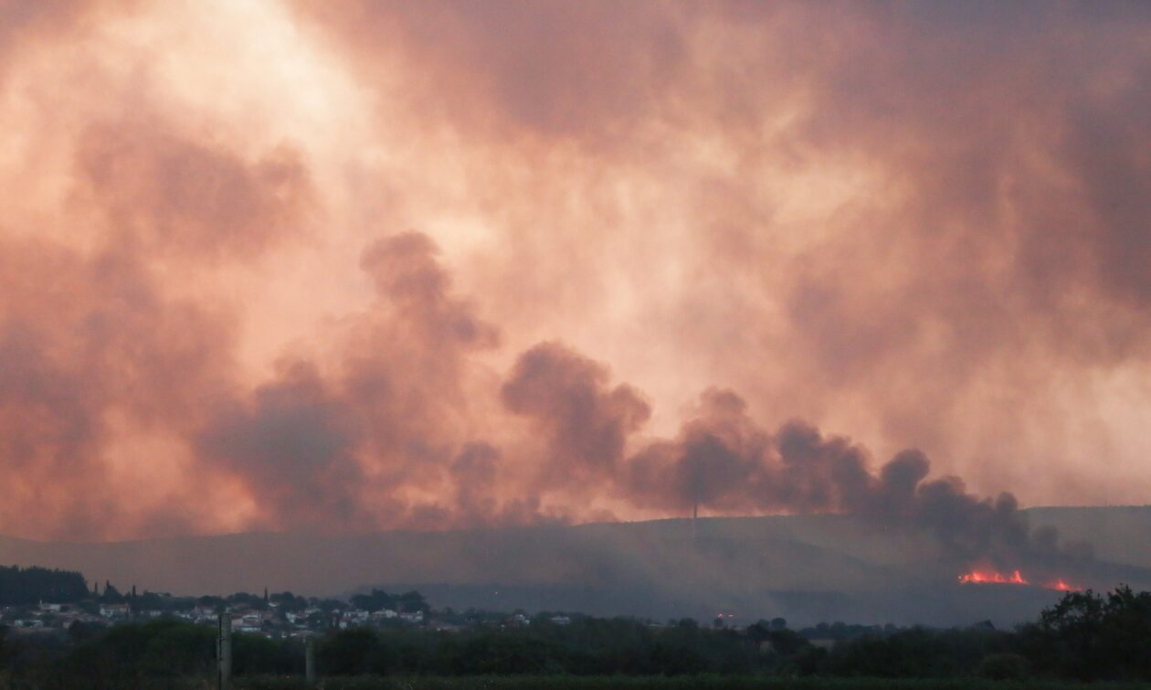 Φωτιές: Οι δασικές πυρκαγιές κάλυψαν με καπνό τον ουρανό της Ελλάδας - Δορυφορική φωτογραφία