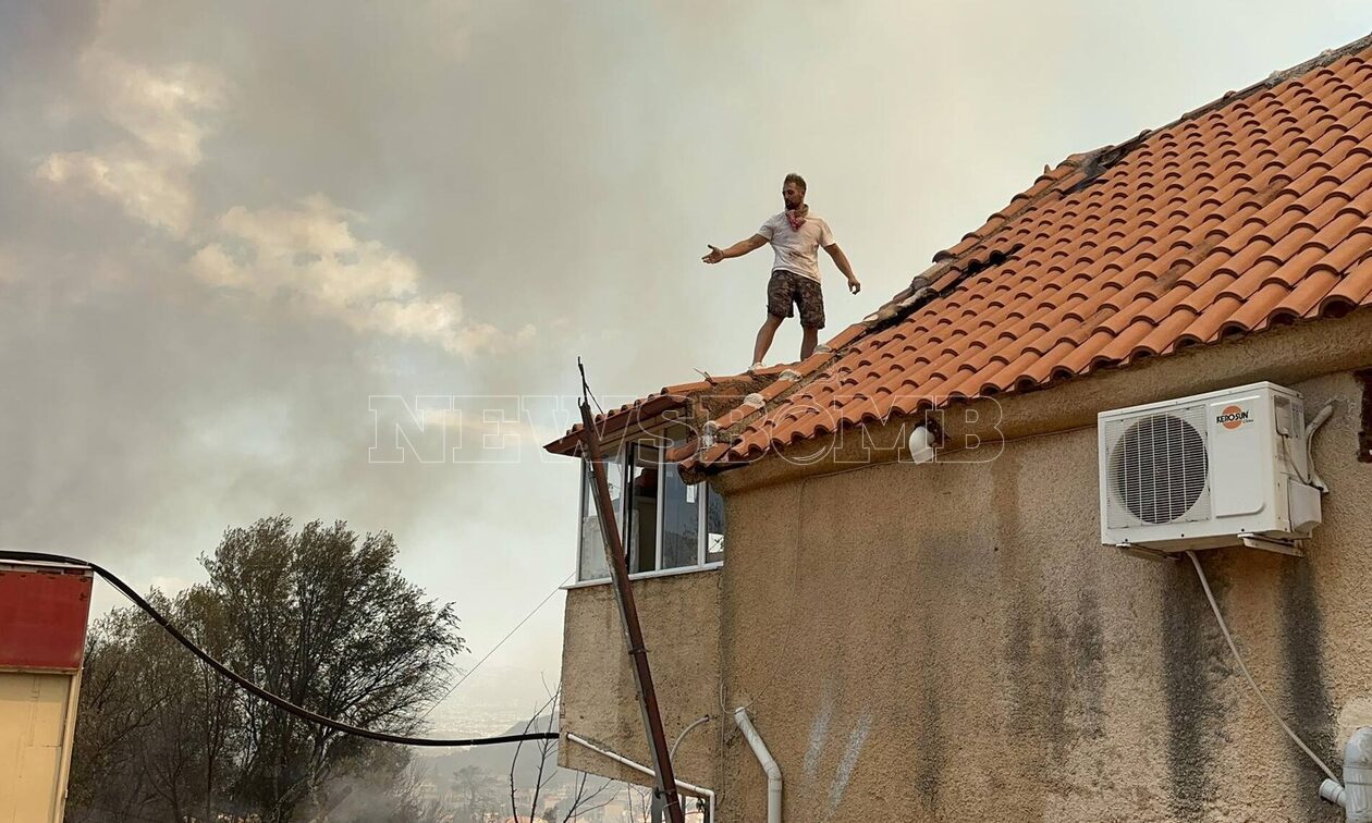 Φωτιά στη Φυλή: Κάτοικοι παλεύουν με τις φλόγες - Συγκλονίζουν οι φωτογραφίες του Newsbomb.gr