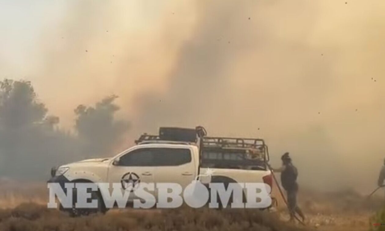 Συγκλονιστικό βίντεο: Φωτορεπόρτερ του Newsbomb.gr κινδυνεύει από τις φλόγες στην Πάρνηθα