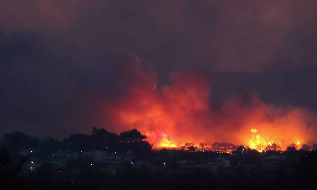 Φωτιές - Δορυφορικές εικόνες: Πάνω από 660.000 στρέμματα στάχτη σε Έβρο και Αττική