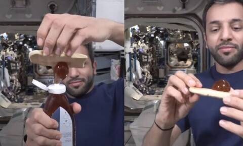 Αστροναύτης δείχνει πως είναι να τρως μέλι σε συνθήκες μηδενικής βαρύτητας (vid)